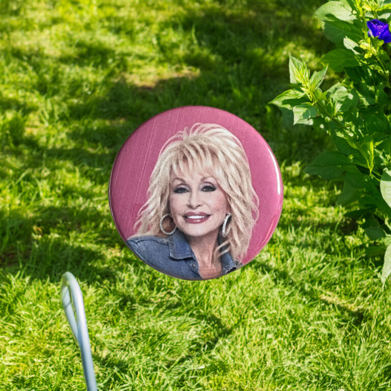 Dolly Pin Buttons